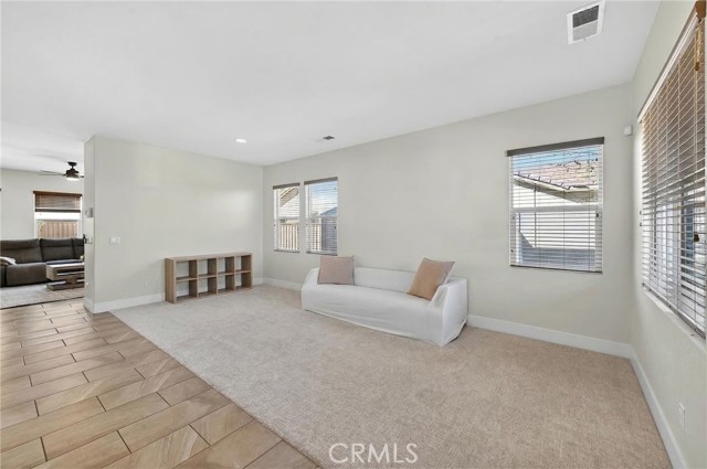 Detail Gallery Image 13 of 49 For 1043 Saltbush, Hemet,  CA 92545 - 4 Beds | 3/1 Baths