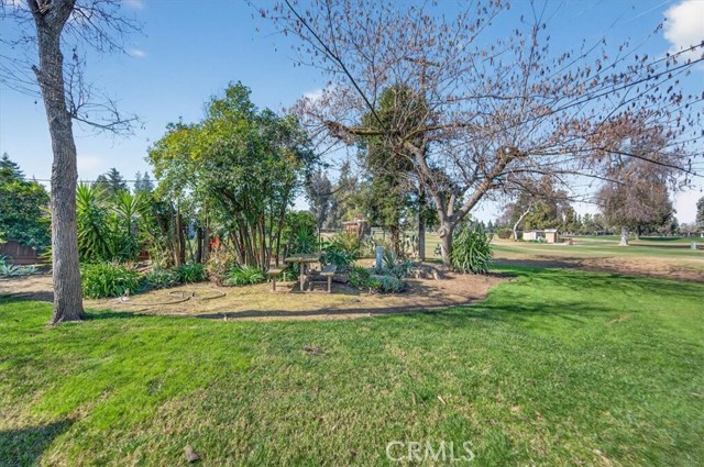 Detail Gallery Image 60 of 74 For 5867 E Club View, Fresno,  CA 93727 - 4 Beds | 2/1 Baths