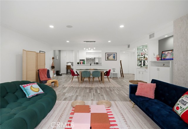 Detail Gallery Image 7 of 36 For 1277 S S Beverly Glen Blvd #107, Los Angeles,  CA 90024 - 2 Beds | 2 Baths