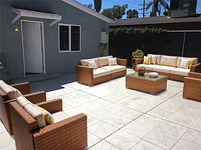 Detail Gallery Image 22 of 48 For 5209 Sylmar Ave, Sherman Oaks,  CA 91401 - 2 Beds | 2 Baths