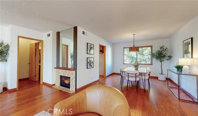 Detail Gallery Image 5 of 31 For 7727 via Capri, Burbank,  CA 91504 - 3 Beds | 3 Baths