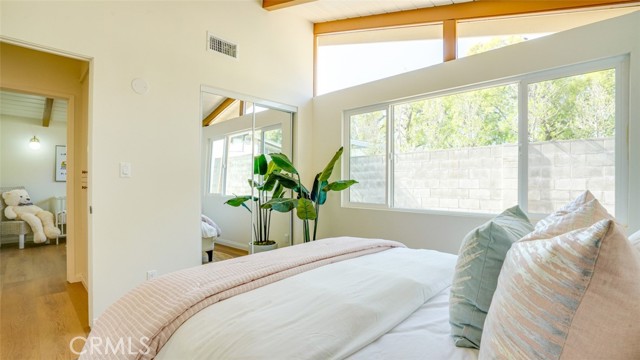 16347 Tupper Street, North Hills CA: https://media.crmls.org/medias/80399731-95f0-47a2-a5d9-8b5ae1740014.jpg