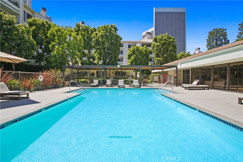 https://media.crmls.org/medias/8039ab9b-cdb6-46ab-8d78-3e49ae34fb68.jpg?preset=X-Large