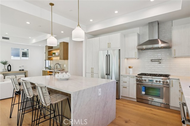 Detail Gallery Image 11 of 50 For 1914 Belmont Ln #B,  Redondo Beach,  CA 90278 - 4 Beds | 3/1 Baths