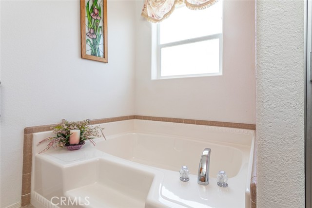 Detail Gallery Image 14 of 39 For 38247 via La Colina, Murrieta,  CA 92563 - 4 Beds | 2 Baths