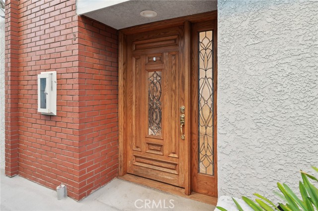 301 W Loraine Street, Glendale CA: https://media.crmls.org/medias/803bc38c-7bdc-4abc-9b4d-201db0c491ba.jpg