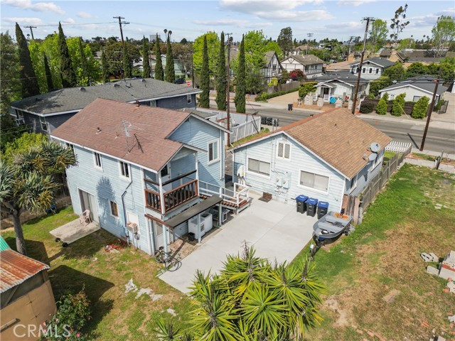 2110 Orange Avenue, Costa Mesa CA: https://media.crmls.org/medias/803c0ba6-52d6-483f-905f-03deaeba6eee.jpg