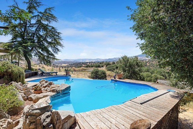 Detail Gallery Image 11 of 71 For 39330 W Hwy 198, Coalinga,  CA 93210 - 4 Beds | 3 Baths