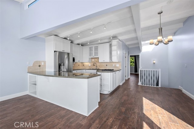 Detail Gallery Image 11 of 38 For 1070 Noria St, Laguna Beach,  CA 92651 - 3 Beds | 2 Baths