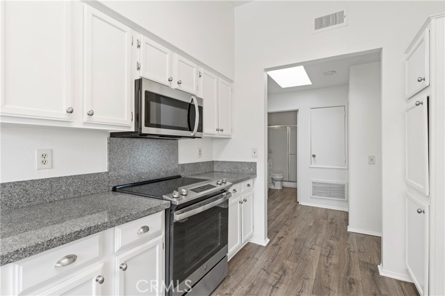 Detail Gallery Image 8 of 17 For 5140 Box Canyon Ct 18f,  Yorba Linda,  CA 92887 - 2 Beds | 2 Baths