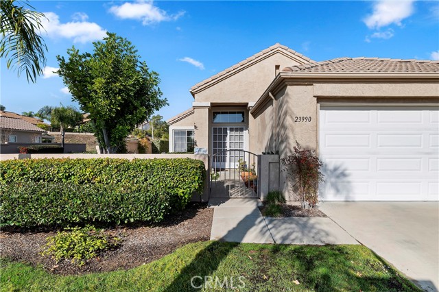 Detail Gallery Image 4 of 62 For 23990 via Pamilla, Murrieta,  CA 92562 - 2 Beds | 2 Baths