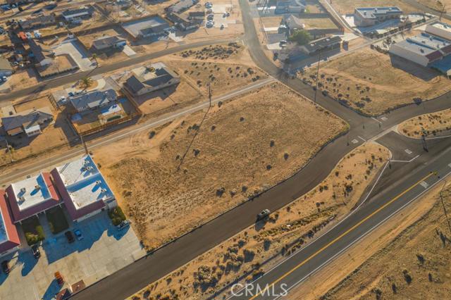 706 Outer Hwy 18 S, Apple Valley CA: https://media.crmls.org/medias/803f2981-0bbf-4fa1-a2cc-e750e03842fd.jpg