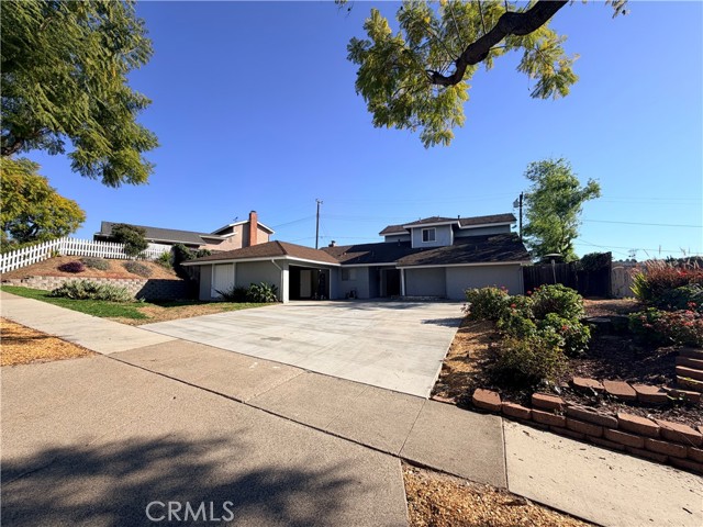 Detail Gallery Image 3 of 40 For 1624 Mimosa, Fullerton,  CA 92835 - 5 Beds | 3 Baths