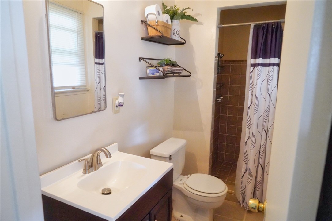 Detail Gallery Image 10 of 22 For 2849 Kelly Ln, Pomona,  CA 91767 - 3 Beds | 2 Baths