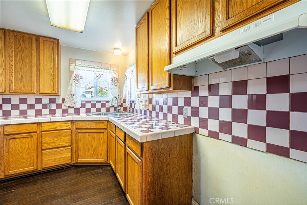 https://media.crmls.org/medias/804121da-01fa-44f6-abc4-81bb187f17e2.jpg?preset=X-Large