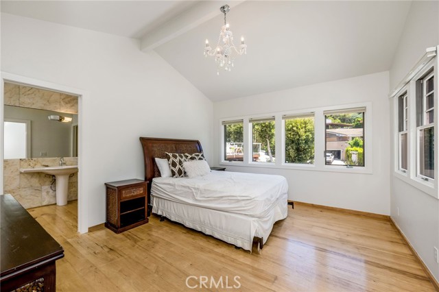 426 Nyes Place, Laguna Beach CA: https://media.crmls.org/medias/8041ab5d-7dd9-445c-866f-503bfbad9d51.jpg