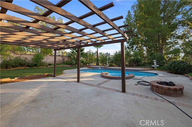 Detail Gallery Image 46 of 49 For 18838 Cabral, Canyon Country,  CA 91351 - 4 Beds | 3 Baths