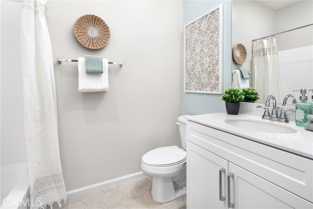 Detail Gallery Image 14 of 20 For 16352 Meadowhouse Ave, Chino,  CA 91708 - 4 Beds | 3/1 Baths