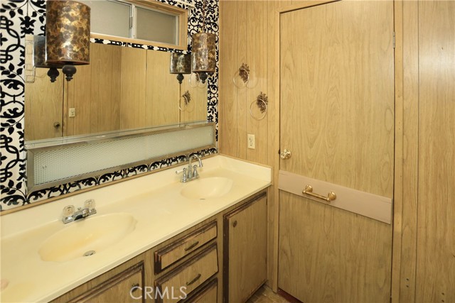 Detail Gallery Image 8 of 23 For 391 Montclair Dr #176,  Big Bear City,  CA 92314 - 2 Beds | 2 Baths