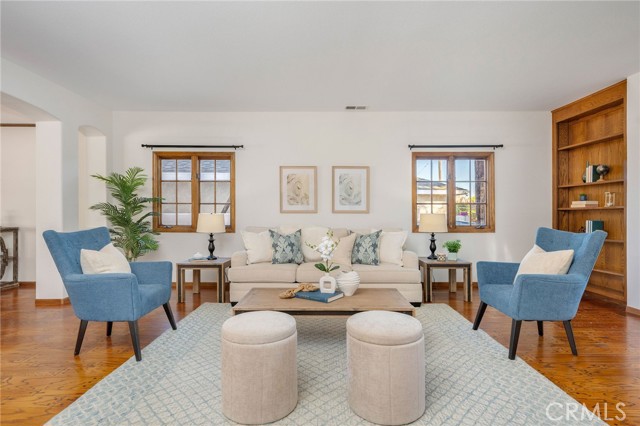 3229 Raintree Avenue, Torrance CA: https://media.crmls.org/medias/8044b4d1-9c0f-4c75-8fab-1aa27f05e874.jpg