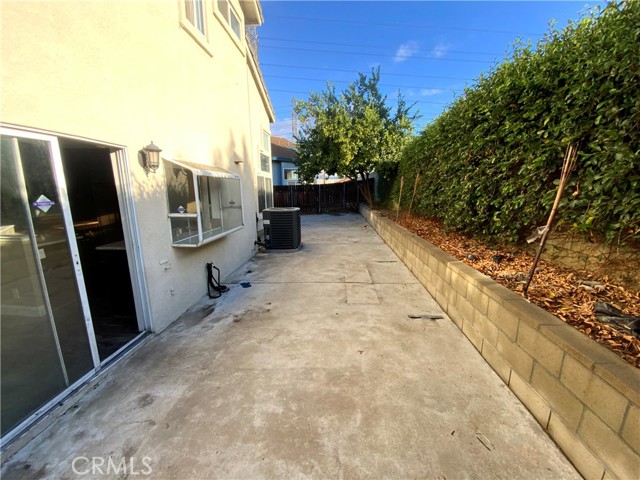 Detail Gallery Image 6 of 8 For 11423 Aberdeen, Fontana,  CA 92337 - 3 Beds | 2/1 Baths