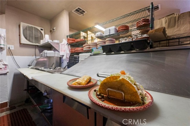 8111 Foothill Boulevard, Rancho Cucamonga CA: https://media.crmls.org/medias/80452f36-60e3-4ab7-858f-4ef6ebc9b0e7.jpg