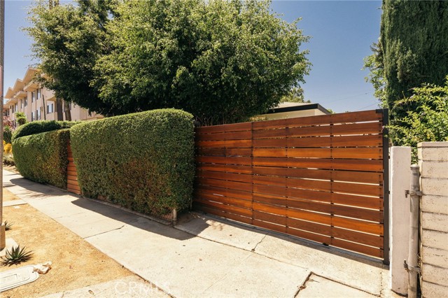 2319 S Corning Street, Los Angeles CA: https://media.crmls.org/medias/8045dafd-ad32-4094-a013-2b3e685a6eca.jpg