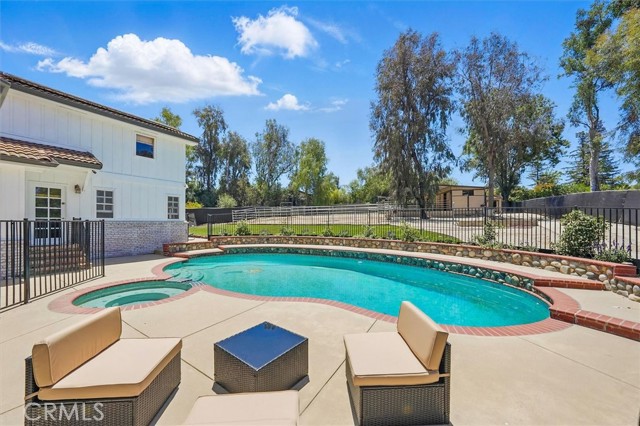 922 Carefree Drive, Simi Valley CA: https://media.crmls.org/medias/8045e5d1-53a7-4fd1-b75d-c6941d8b86a5.jpg