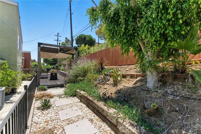 5439 S La Cienega Boulevard, Ladera Heights CA: https://media.crmls.org/medias/804648ec-27f8-485b-acb1-00fcd48857f5.jpg