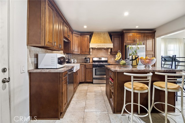 23900 Darbun Drive, Newhall CA: https://media.crmls.org/medias/804790b0-a38f-41cf-b72f-e93457ec3c31.jpg