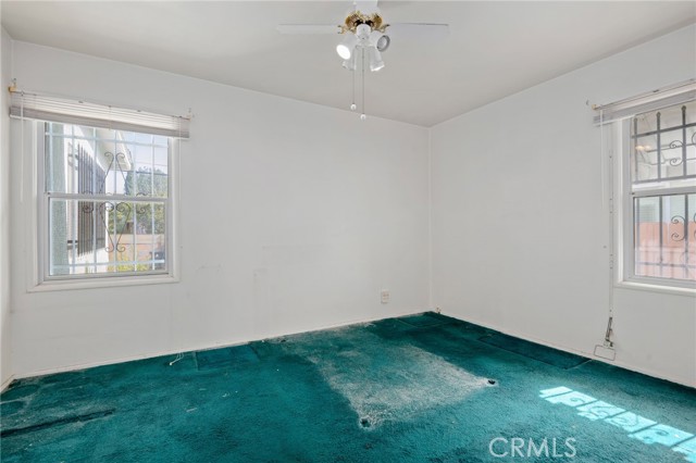 Detail Gallery Image 10 of 22 For 10342 Haskell Ave, Granada Hills,  CA 91344 - 3 Beds | 2 Baths