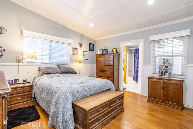 7744 Rhea Avenue, Reseda CA: https://media.crmls.org/medias/8047f77e-8619-4c80-a26d-010a1a78dc9a.jpg