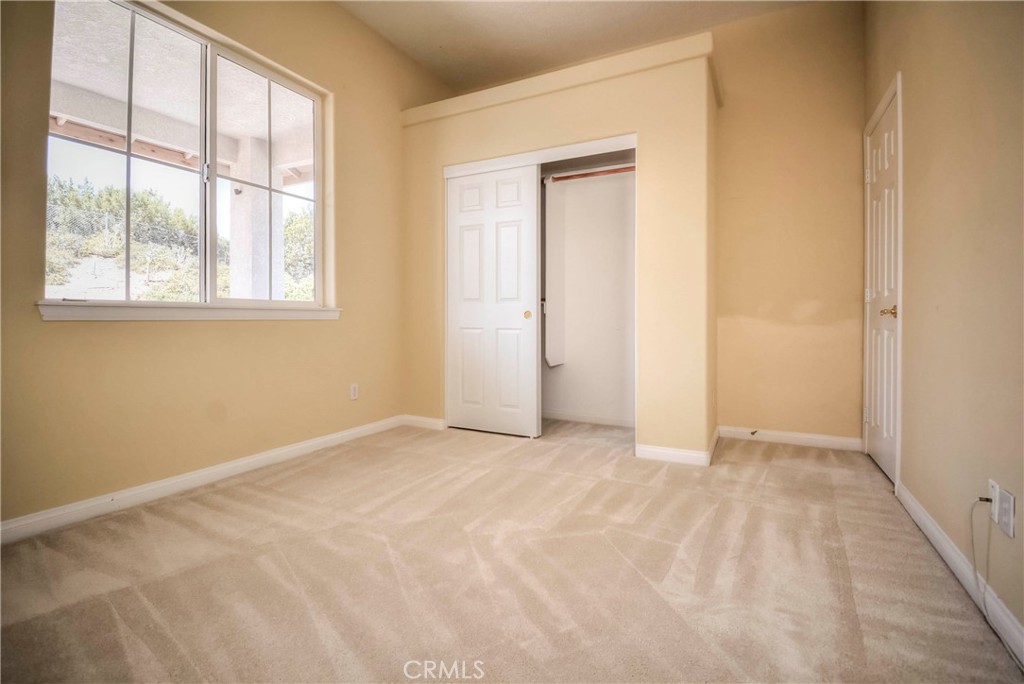 https://media.crmls.org/medias/8047fac4-051c-4828-bd71-ba5cddf0bb34.jpg?preset=X-Large