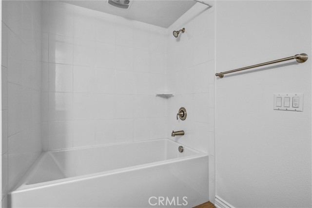 130 Rose Arch, Irvine CA: https://media.crmls.org/medias/804843a3-9016-4b33-8a7d-59dd9b5731d6.jpg