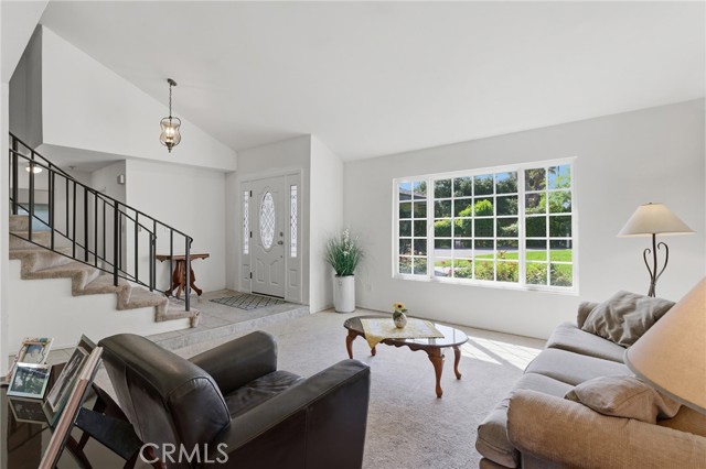 Detail Gallery Image 7 of 42 For 22963 Collins St, Woodland Hills,  CA 91367 - 5 Beds | 3 Baths