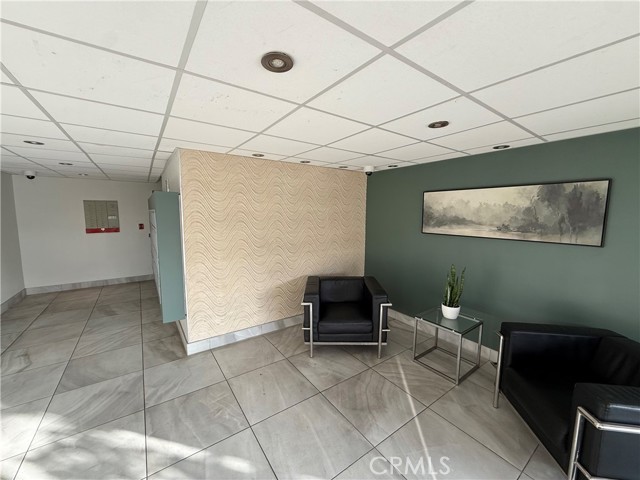 1240 S Corning, Los Angeles CA: https://media.crmls.org/medias/80493330-893c-46a0-bf34-f697c7e62bd4.jpg