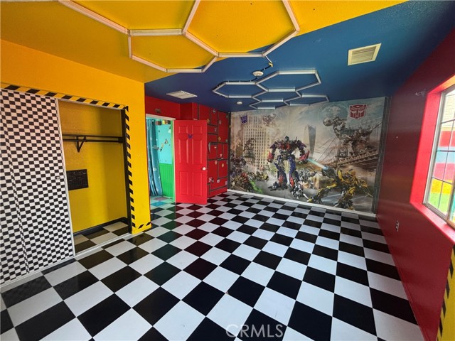 Detail Gallery Image 22 of 35 For 7032 Stansbury Ave, Van Nuys,  CA 91405 - 4 Beds | 3 Baths