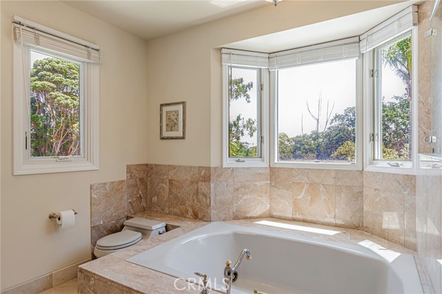 Image 48 of 75 For 20585 Whispering Oaks Drive