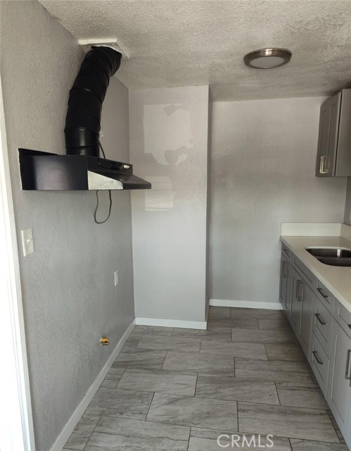 Detail Gallery Image 6 of 10 For 5411 Myrtle Ave #6,  Long Beach,  CA 90805 - 1 Beds | 1 Baths