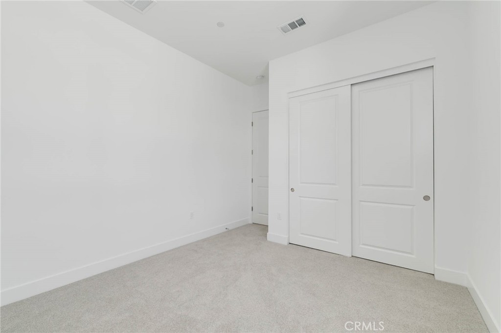https://media.crmls.org/medias/804b7a5e-80cc-4e16-9a31-f11a917d2b77.jpg?preset=X-Large