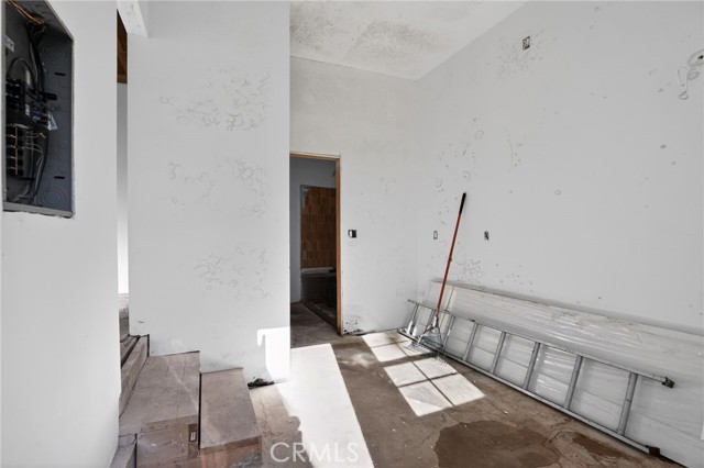 Detail Gallery Image 7 of 16 For 2010 Linden Ave, Venice,  CA 90291 - 2 Beds | 2 Baths