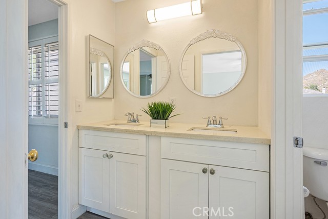 Detail Gallery Image 27 of 62 For 14846 Narcissus Crest Ave, Canyon Country,  CA 91387 - 5 Beds | 2/1 Baths
