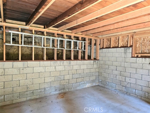 Detail Gallery Image 4 of 12 For 435 Blue Jay Canyon Rd, Blue Jay,  CA 92317 - 3 Beds | 1 Baths