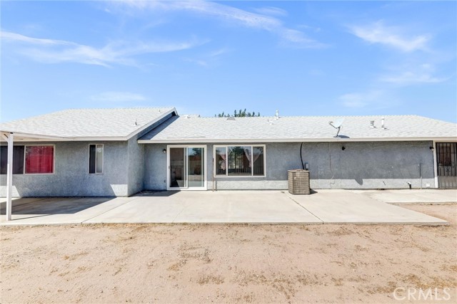 12677 Stage Coach Drive, Victorville CA: https://media.crmls.org/medias/804d7418-501d-45bd-a2b1-2ba70afc29f3.jpg