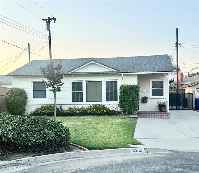 3242 Heglis Avenue, Rosemead CA: https://media.crmls.org/medias/804e0672-fd99-43a3-b397-6d6cedd26f90.jpg