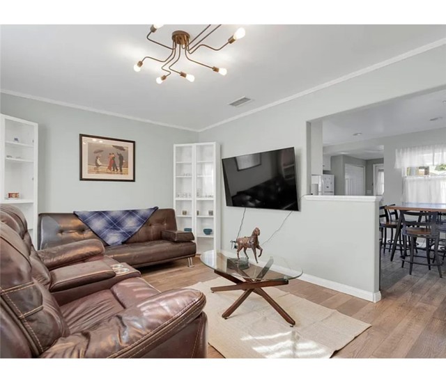 Detail Gallery Image 3 of 13 For 227 Valle Vista, Monrovia,  CA 91016 - 2 Beds | 1 Baths