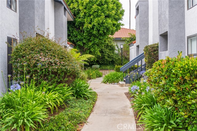 Detail Gallery Image 8 of 41 For 215 Wichita Ave #106,  Huntington Beach,  CA 92648 - 1 Beds | 1 Baths