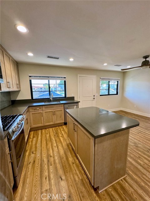 Detail Gallery Image 6 of 7 For 476 Pixley St, Orange,  CA 92868 - 1 Beds | 1 Baths
