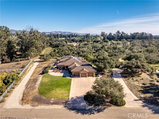 325 Red Oak Way, Arroyo Grande CA: https://media.crmls.org/medias/8050af63-f8af-4c66-b933-47a4d80ef855.jpg
