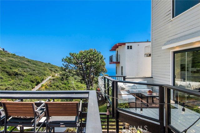 Detail Gallery Image 13 of 49 For 992 Noria St, Laguna Beach,  CA 92651 - 3 Beds | 2/1 Baths